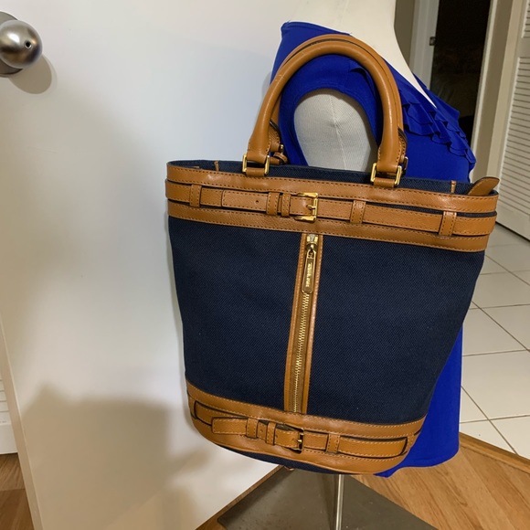 Micheal Kors design fabric bucket with beautiful natural leather trim. - Picture 5 of 5